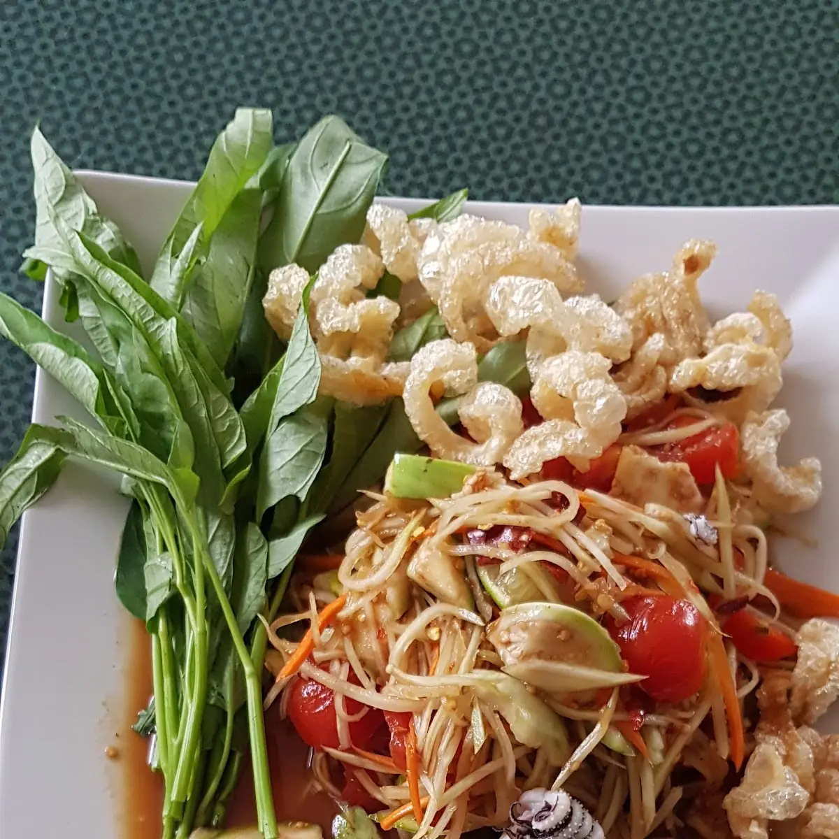 ส้มตำมะละกอ หนวดปลาหมึกลวก